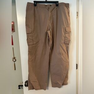 Haband Casual Joe khaki cargo pants, men’s size 46L